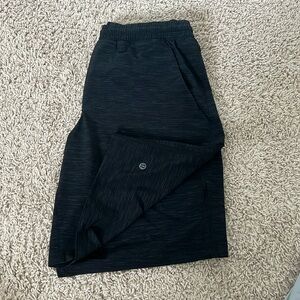 Lulu lemon Pace Breaker Linerless short 9”